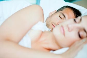 Enquête – Journée Sommeil : lecture, sexe et méditation, les recettes des Français pour mieux dormir