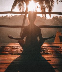 Faire de la méditation - Méditer au lever du soleil